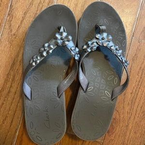 Women’s Clark’s Sandals Size 7